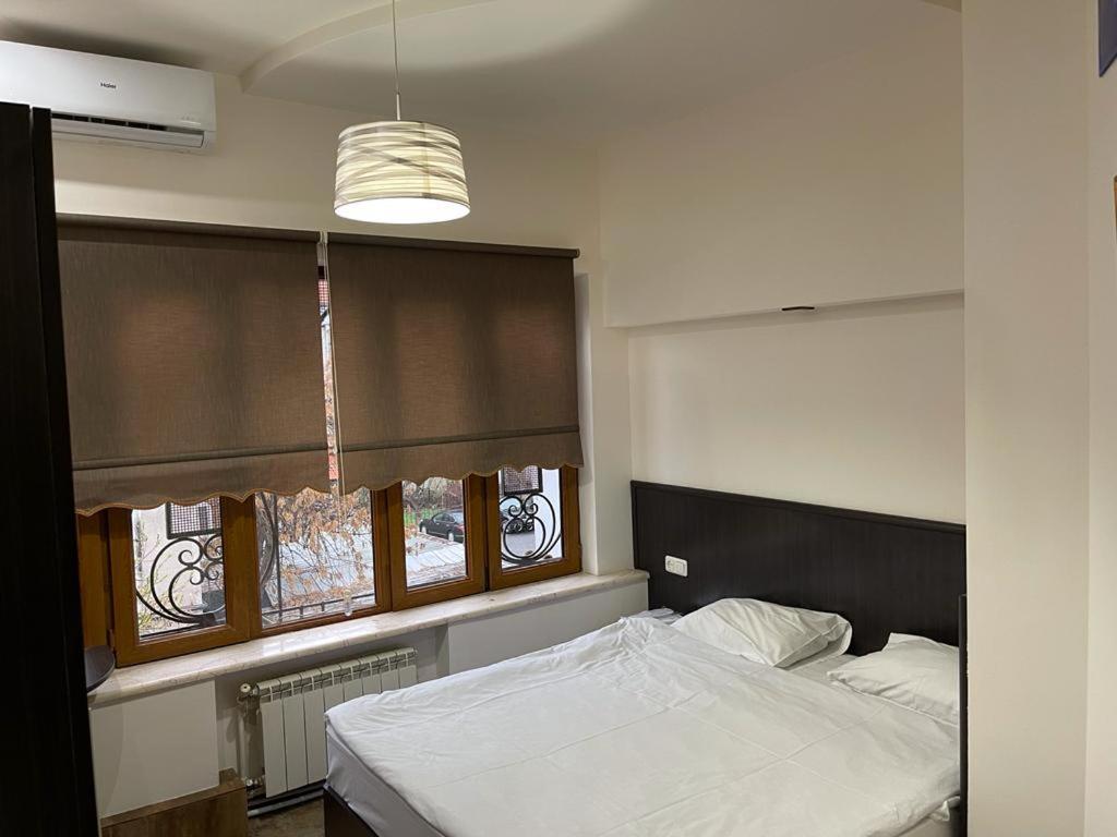 Yerevan Hostel Esterno foto