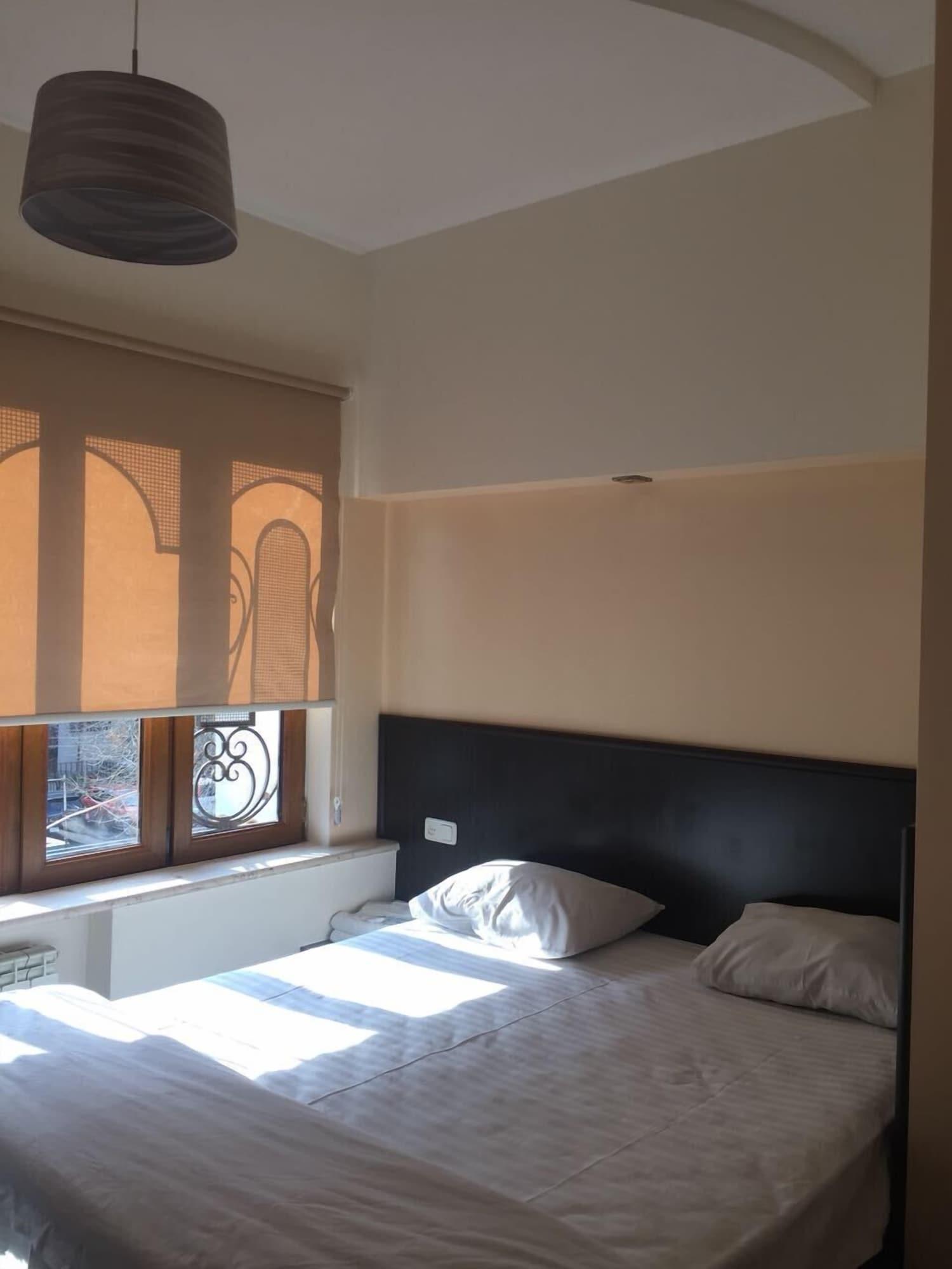 Yerevan Hostel Esterno foto