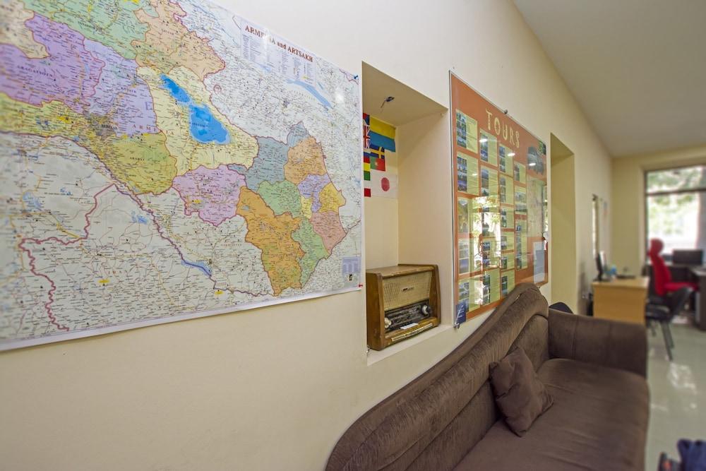Yerevan Hostel Esterno foto