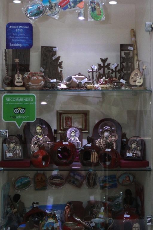 Yerevan Hostel Esterno foto