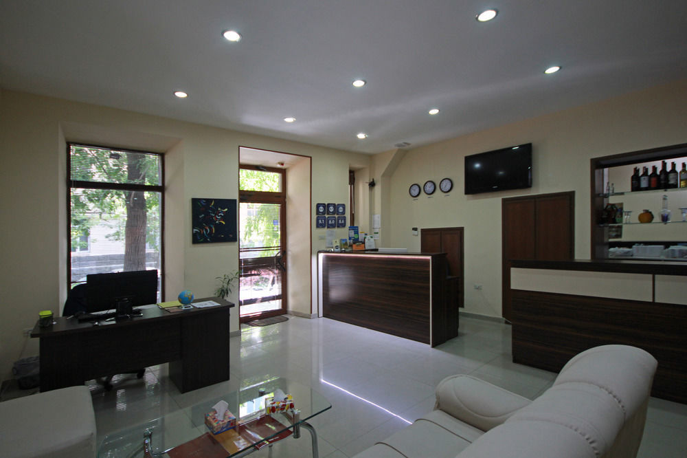 Yerevan Hostel Esterno foto