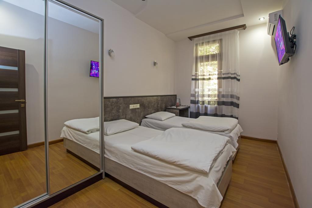 Yerevan Hostel Esterno foto